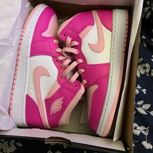 Nike Pink and White Women's Shoes